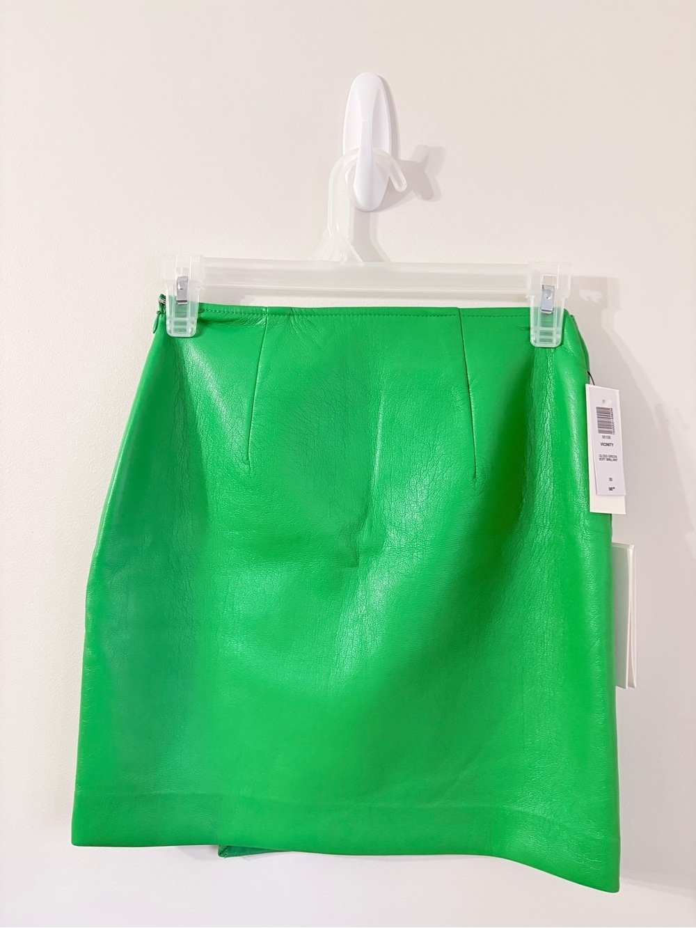 NWT ARITZIA BABATON Vicinity Kelly Green Faux Leather Wrap Mini Skirt 00 Chic - Picture 4 of 4